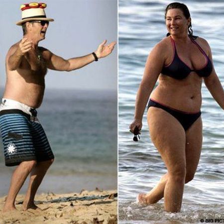 A picture of Keely Shaye Smith and her husband  Pierce Brosnan in the beach.